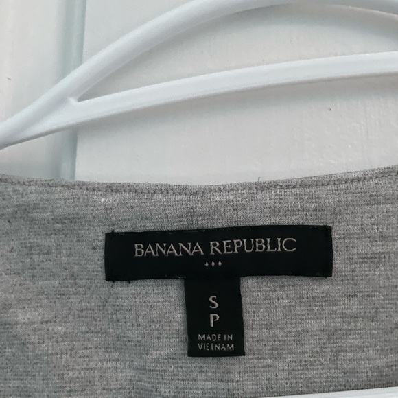 Banana Republic’s Top - Picture 2 of 3
